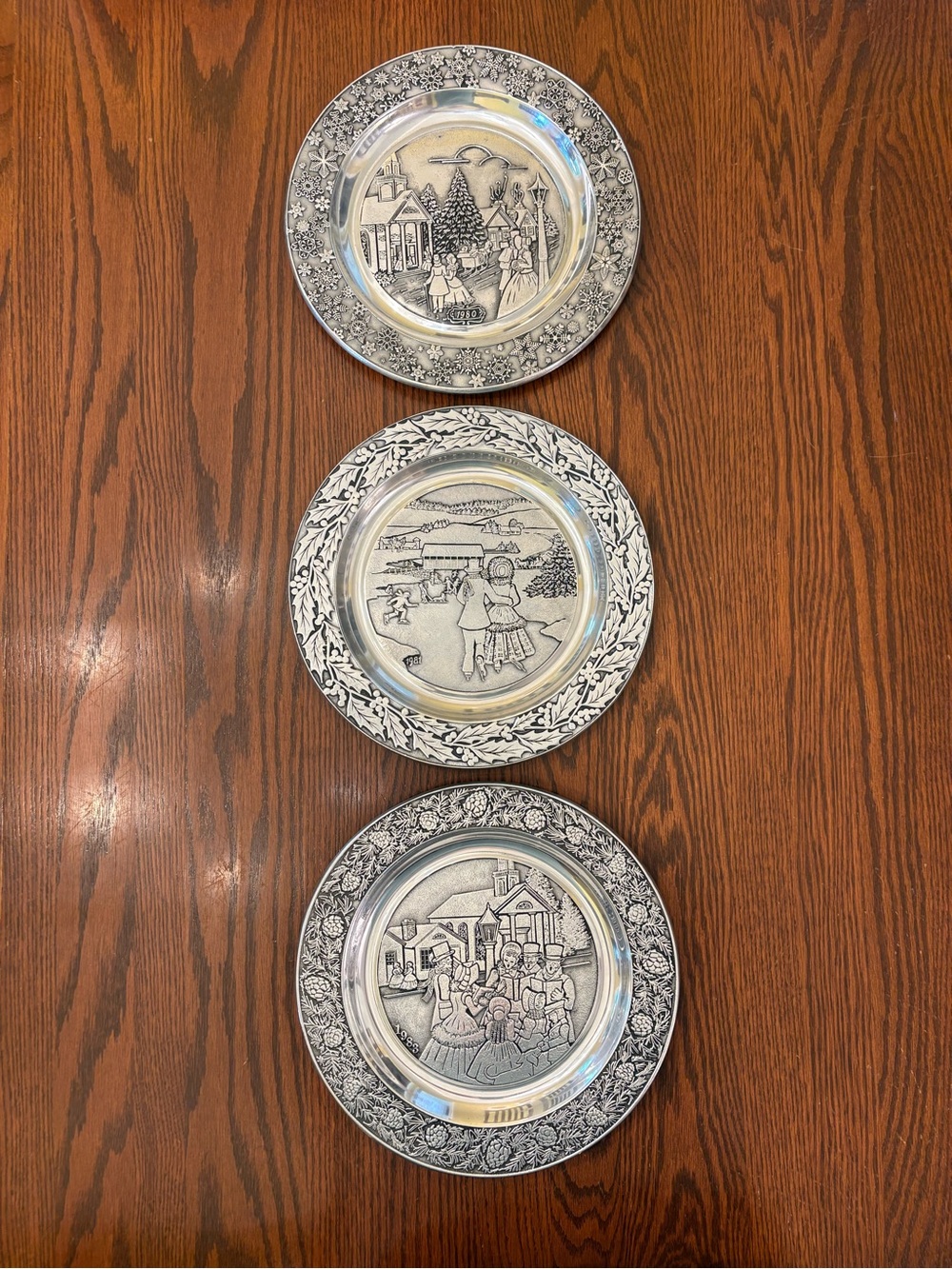 Vintage Christmas wall plates